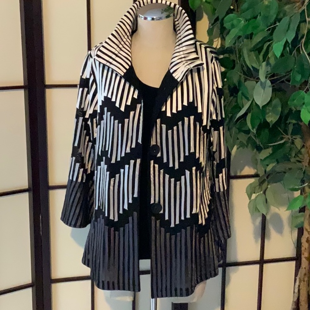 Frank Lyman Top
